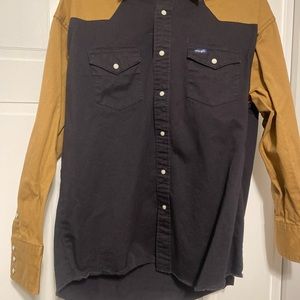 Wrangler pearl snap shirt